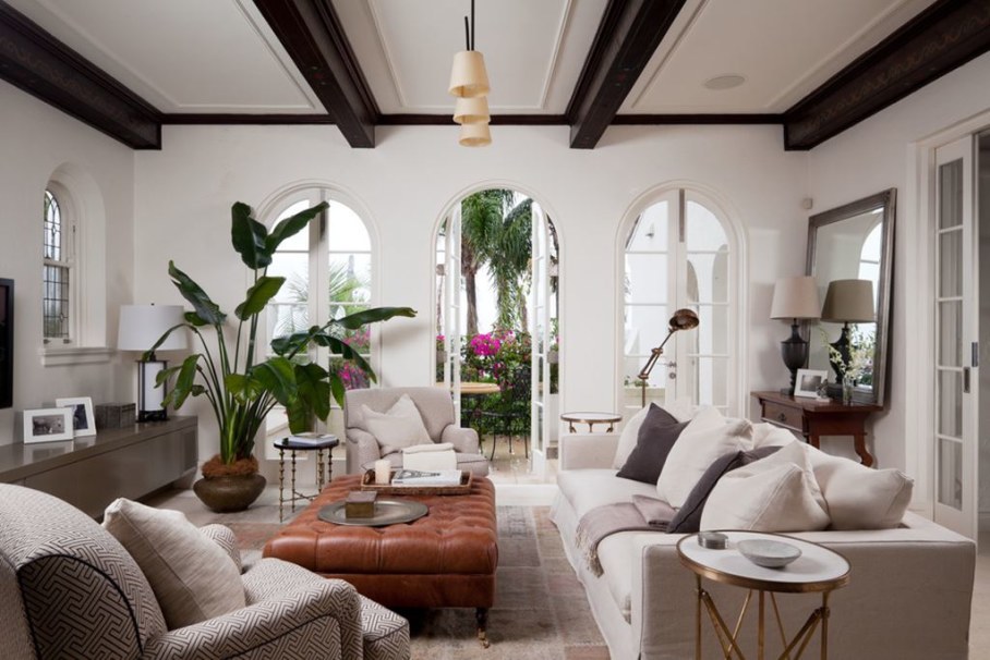 Mediterranean-Style living room design - Plenty of Air and Light