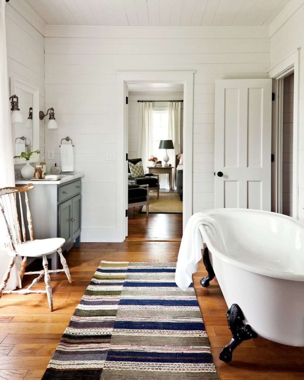 Farmhouse bathroom - Country Style