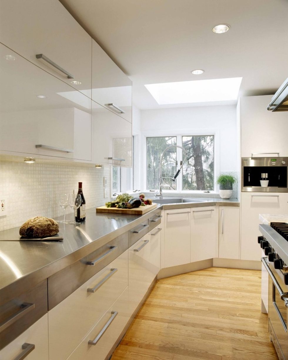 Kitchen in high-tech style - Photo of interior design