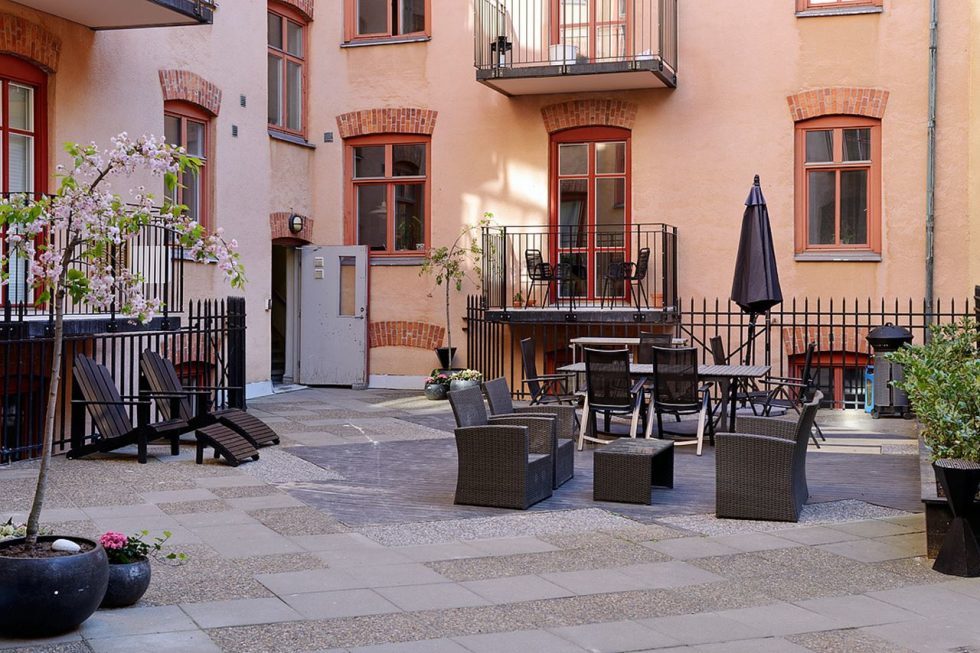 Small Swedish Apartment - Cozy courtyard