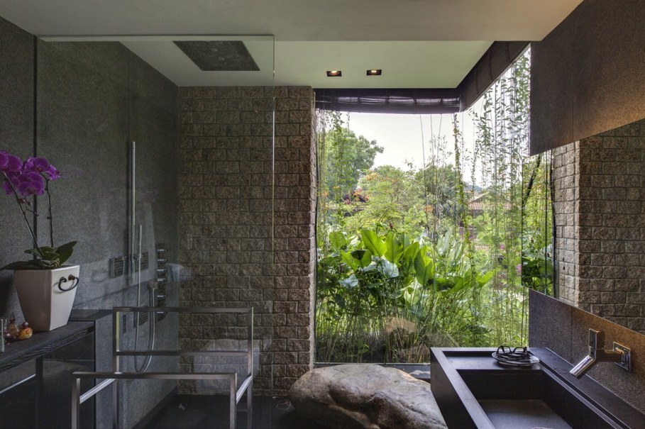 Tan's Garden Villa in Singapore - Bathroom