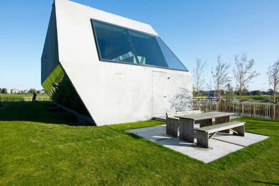 The House Of Unusual Shape From VMX Architects - design ideas