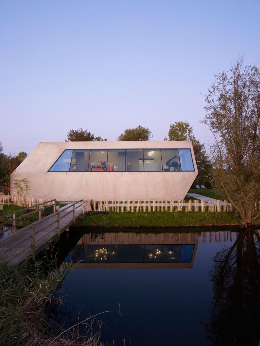 The House Of Unusual Shape From VMX Architects - facade 2