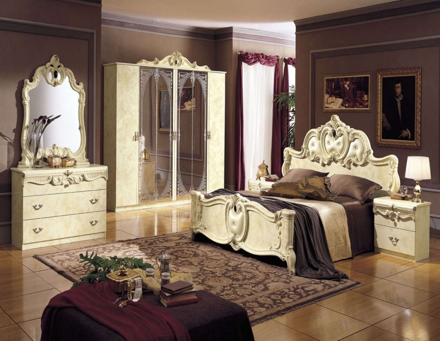 The Renaissance Style - Bedroom interior ideas
