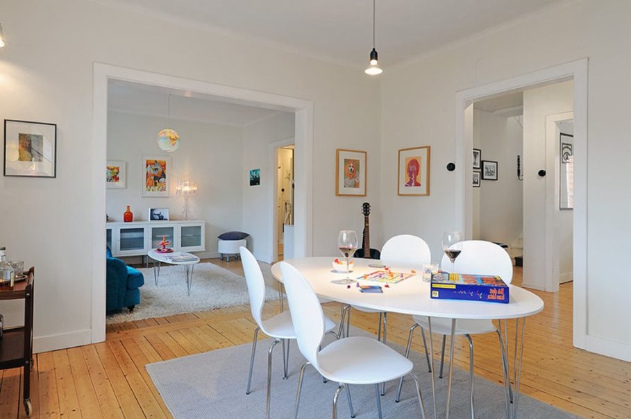 Apartment With Light And Colourful Interior - Dining room 3