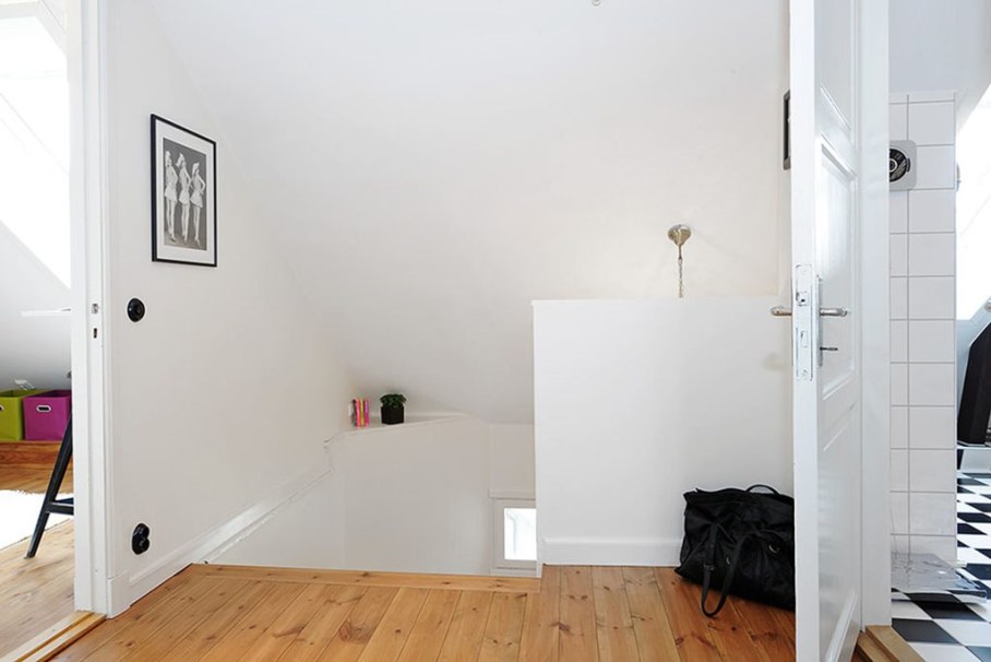 Apartment With Light And Colourful Interior - Second floor