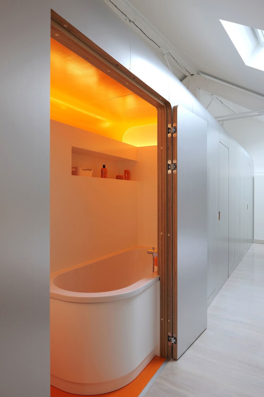 Creative Apartment Design from Dethier Architectures - Orange Bathroom 3