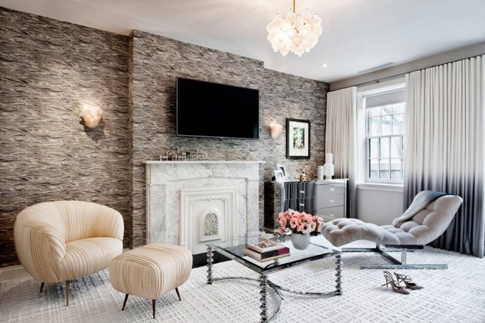 New York townhouse in a mixed style - room with a fireplace is decorated with a hint at the vintage style