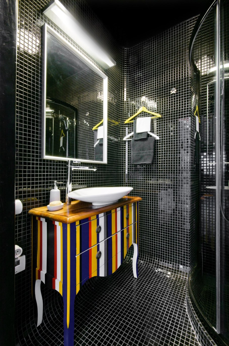 Bright and stylish interior of the apartment in Warsaw - Bathroom 2