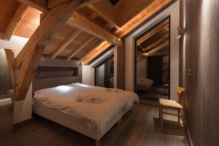 Dag Chalet In France - Bedroom design ideas