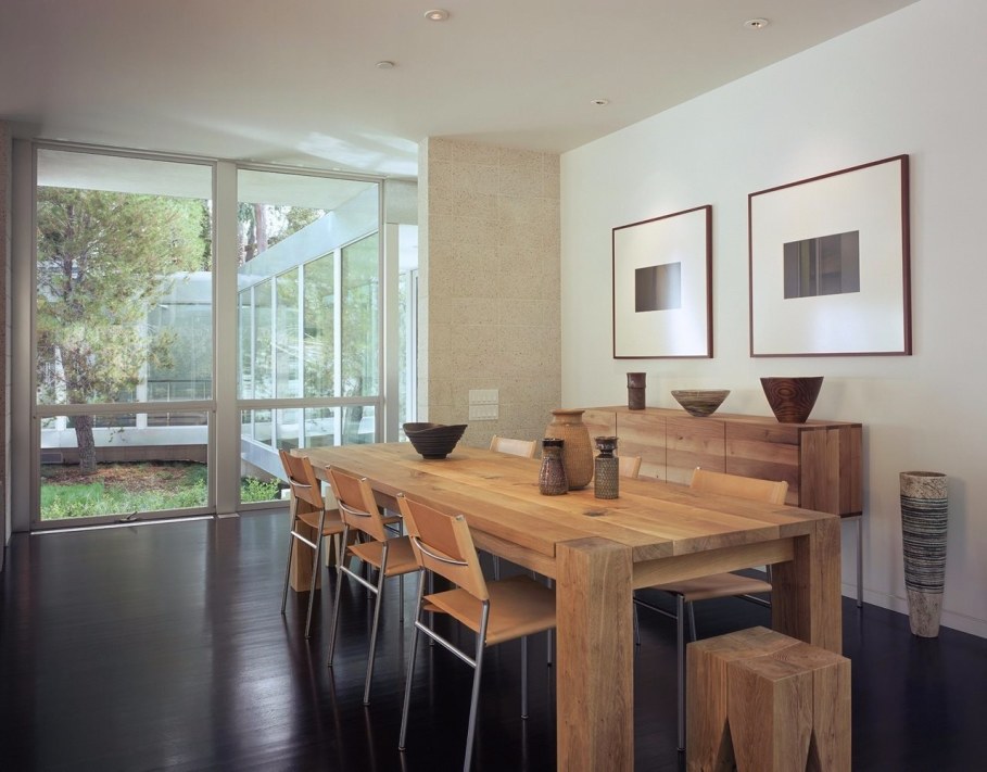 House in Los Angeles from Marmol Radziner - Dining room