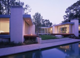 Manor in Los Angeles from Marmol Radziner