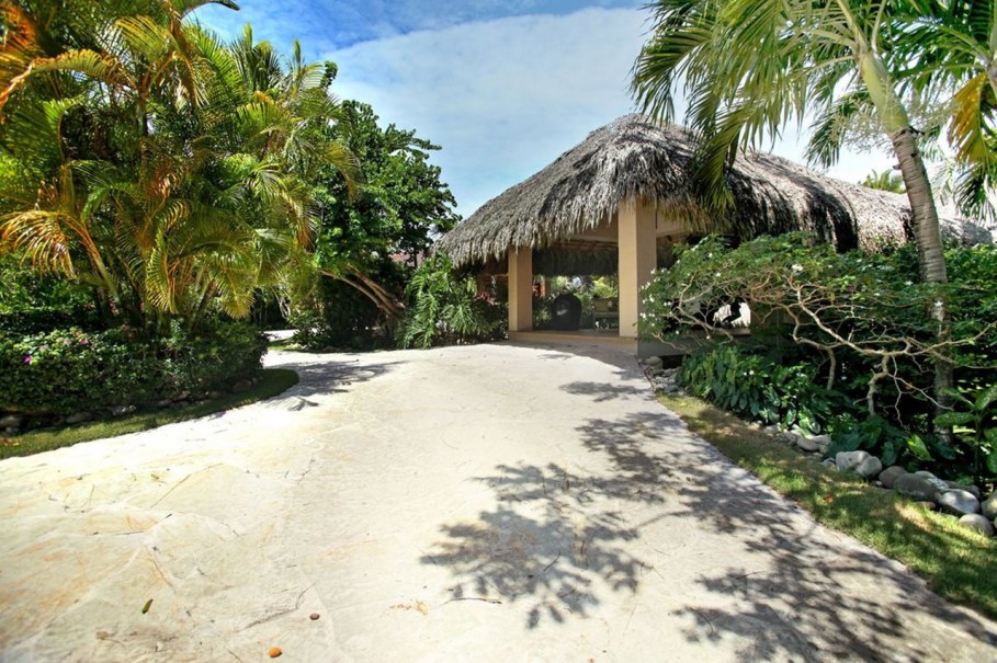 Onshore Villa At The Dominican Republic - Tropical garden