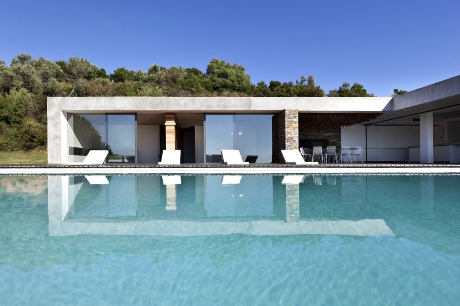 The shining Plane House residence on the Greek island - swimming pool 2