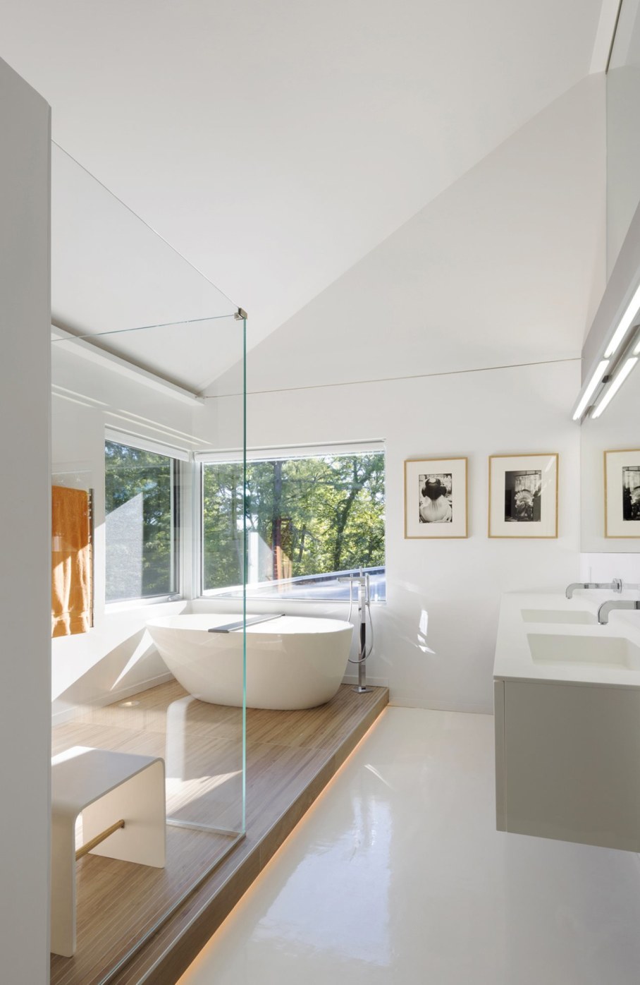 Colonial house from Fougeron Architecture studio - Bathroom 3