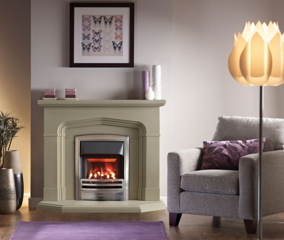 Decorate the zone around the fireplace with prints in frames 2