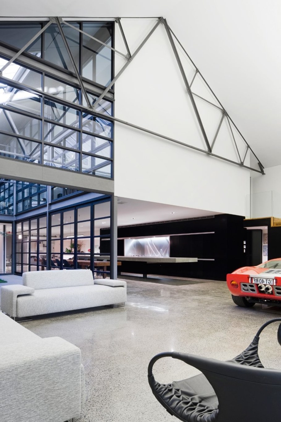 Grand loft house in Australia by Corben Architects studio - Red car