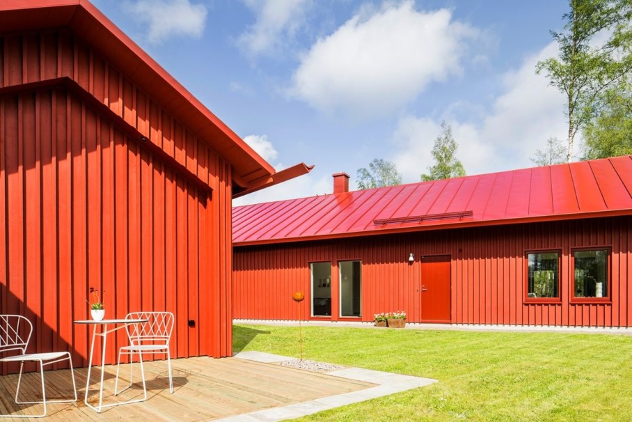 Red House in Swedish style by Thomas Sandell - Exterior 3