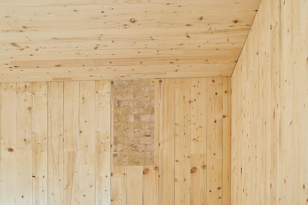 The new house on the site of an old cottage in Canada - walls made of natural wood