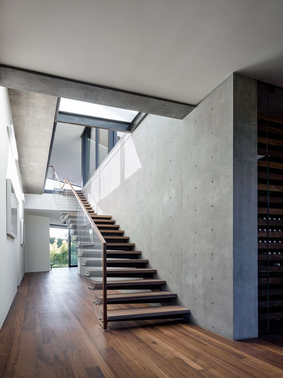 The private house Oak Pass in California by Walker Workshop -Staircase