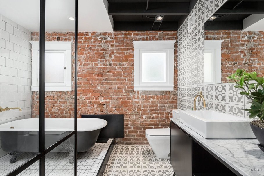Restoration Of A Historical House in Phoenix - Bathroom