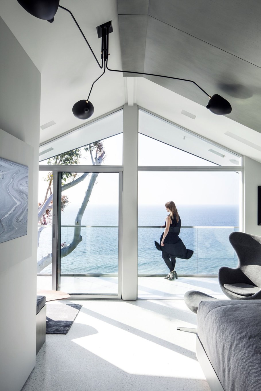 The energy-efficient house with views of The Pacific 7