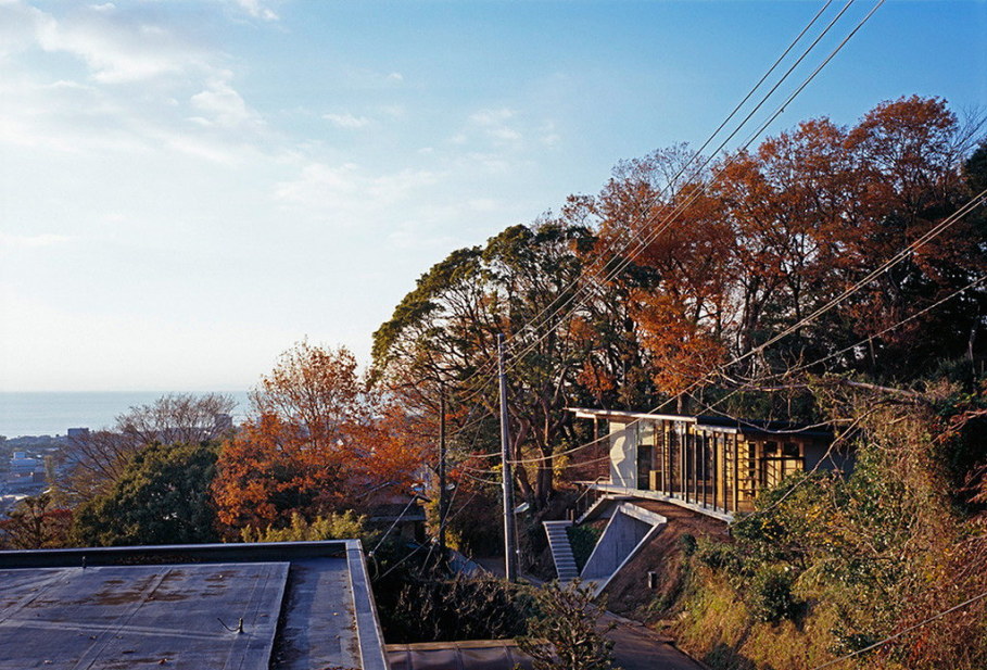The house is on top of a ridge in Japan 23
