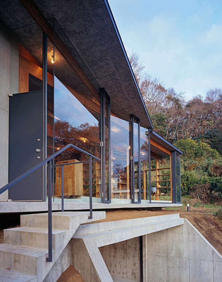 The house is on top of a ridge in Japan 3