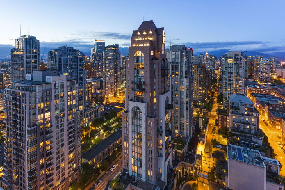 The luxury penthouse Elysium in Grace Tower, Vancouver, Canada 17