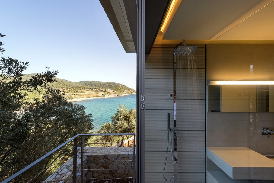 Two villas on the Aegean coast - Shower