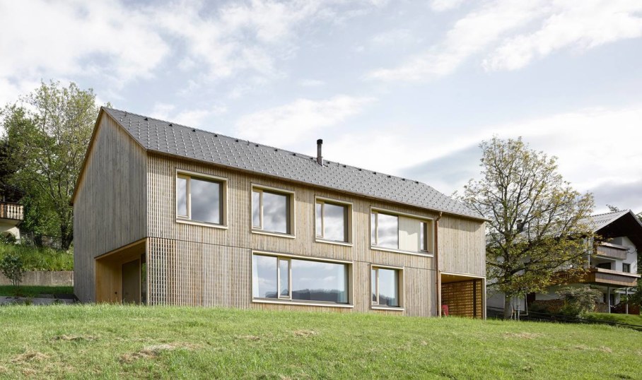 Wooden house by Innauer-Matt Architekten in Austria 1