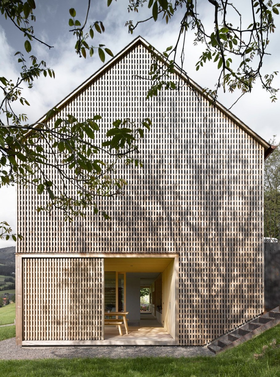 Wooden house by Innauer-Matt Architekten in Austria 3