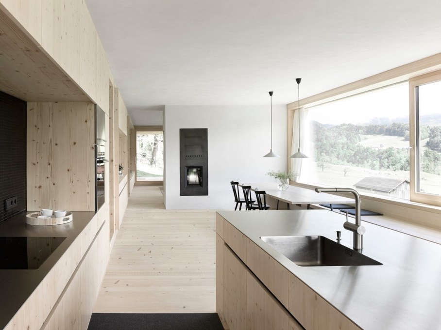 Wooden house by Innauer-Matt Architekten in Austria 5