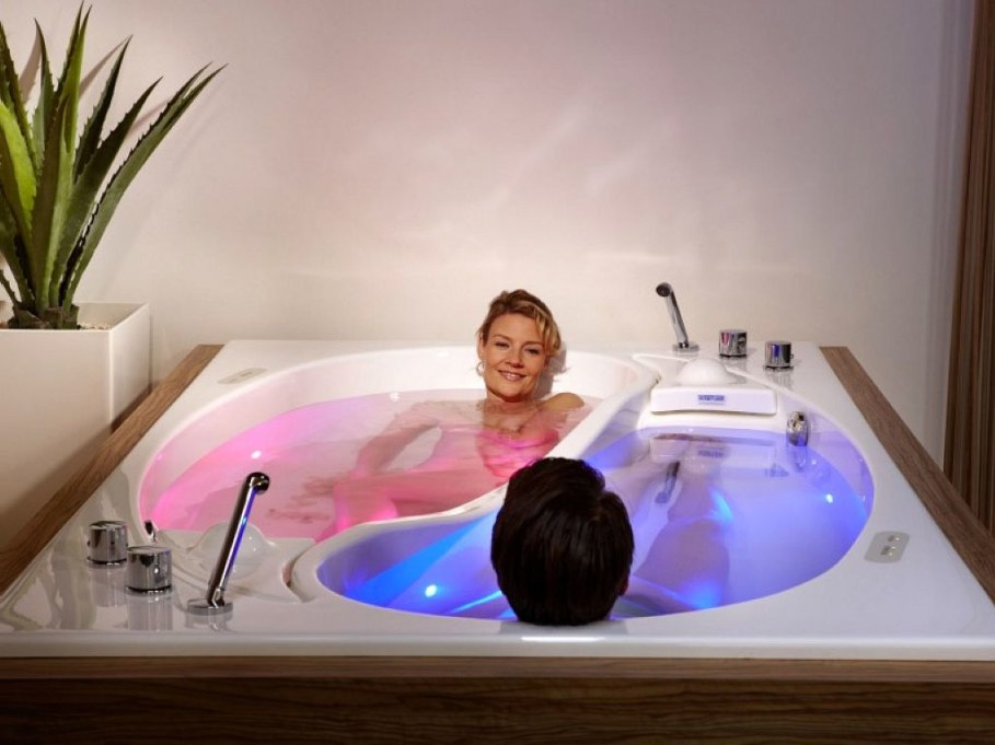 Yin Yang Is A Large Bathtub For Two People, Bathtub For 2