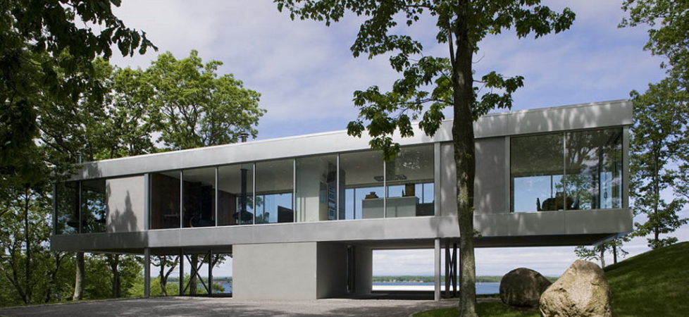 Glass Clearhouse by Stuart Parr Design on the lake bank