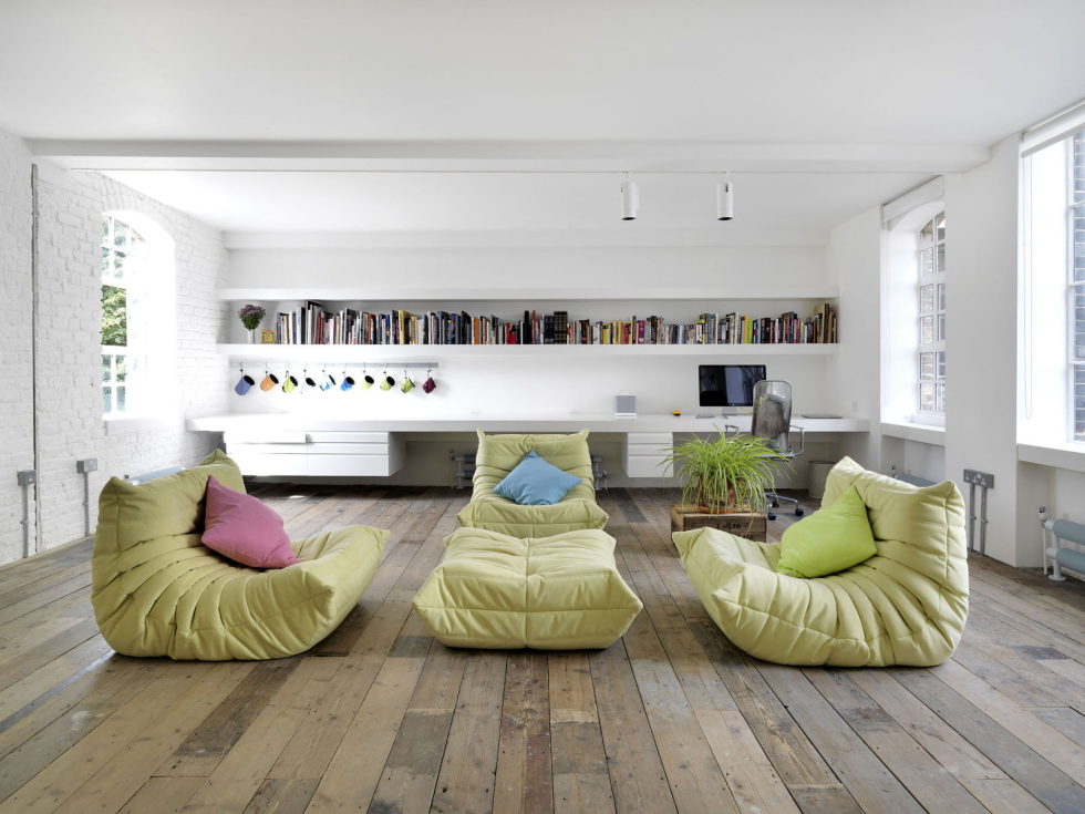 Loft - a warehouse in Bermondsey district - Living room and home library