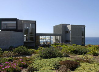 Rabanua Summer House From DX Arquitectos On The Coast of Chile