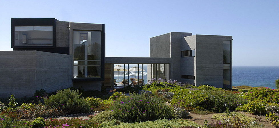 Rabanua Summer House From DX Arquitectos On The Coast of Chile