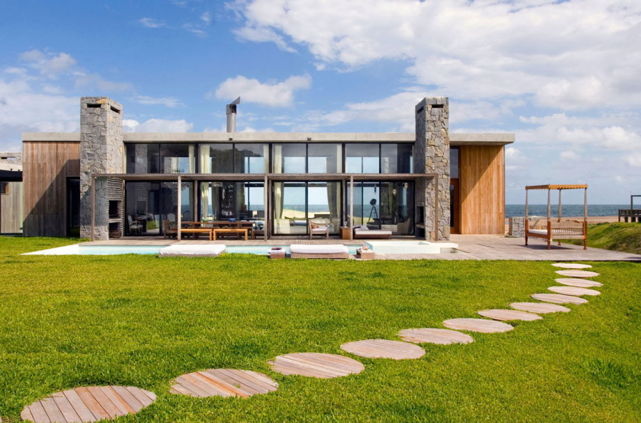 The beach house La Boyita Residence by Martin Gomez Arguitectos, Uruguay 1
