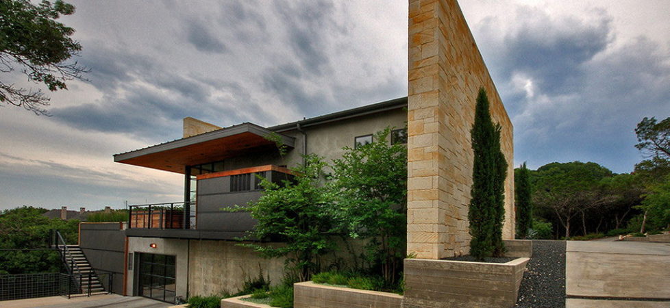 The elegant house in the picturesque hillside in Texas