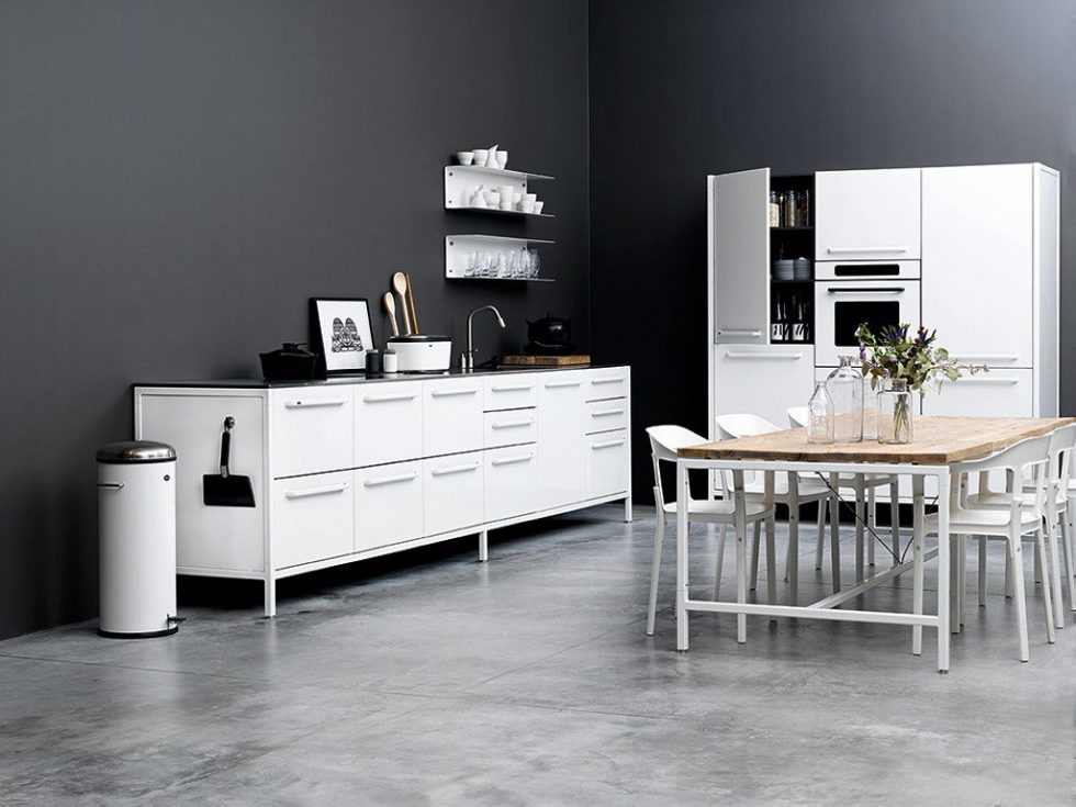 The practical kitchen of stainless steel from Vipp 15