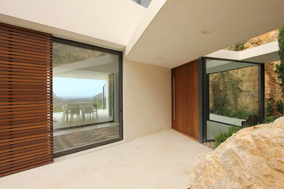 Casa 115 From Miquel Angel Lacomba Architect Studio The House In Spain, Overlooking The Picturesque Valley 12