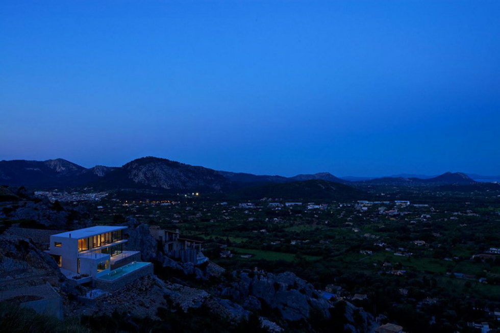 Casa 115 From Miquel Angel Lacomba Architect Studio The House In Spain, Overlooking The Picturesque Valley 16