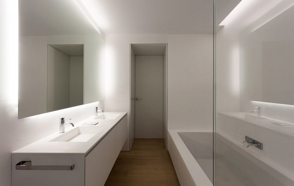 Contemporarily Designed Apartment In Valencia by Fran Silvestre Arquitectos 16