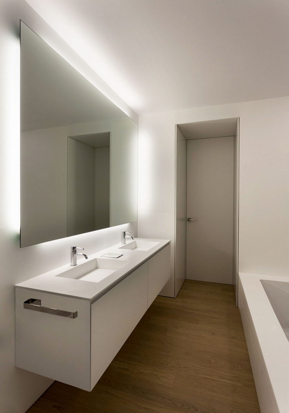 Contemporarily Designed Apartment In Valencia by Fran Silvestre Arquitectos 17
