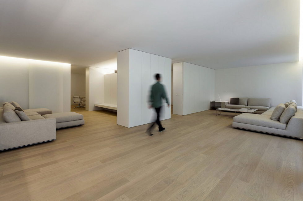 Contemporarily Designed Apartment In Valencia by Fran Silvestre Arquitectos 2
