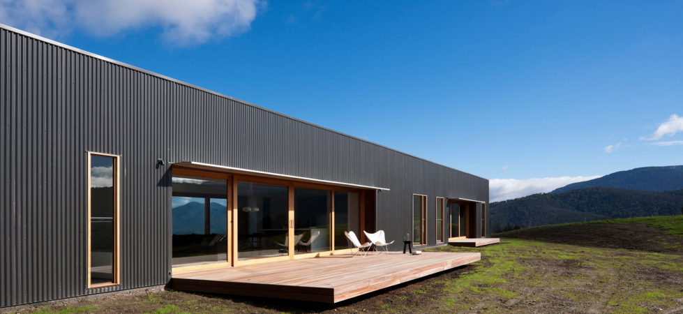 The modern farmhouse Finnon Glen by Doherty Lynch in Australia