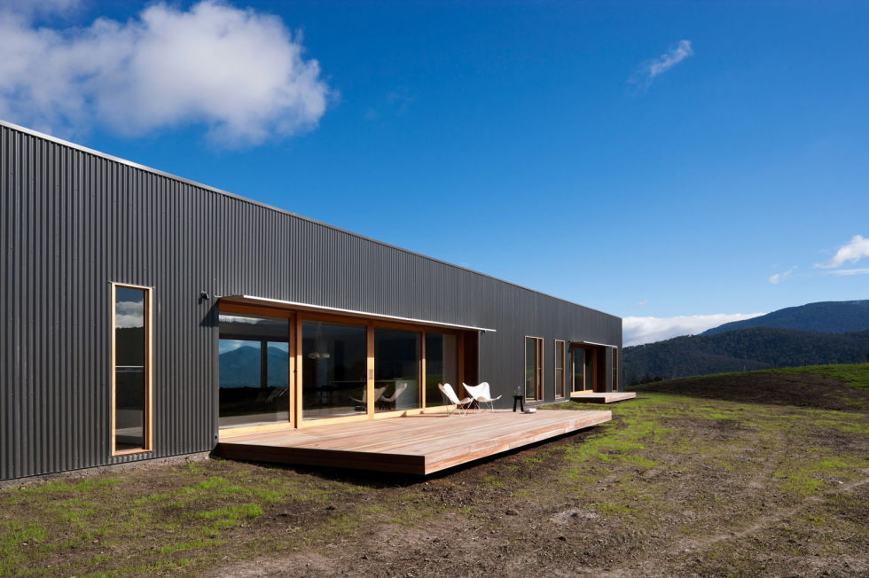 The modern farmhouse Finnon Glen by Doherty Lynch in Australia 2