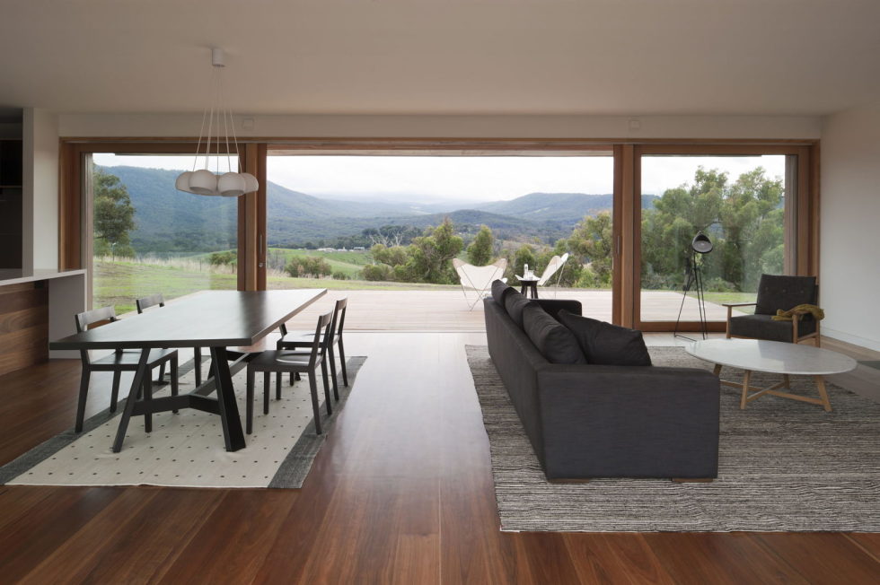 The modern farmhouse Finnon Glen by Doherty Lynch in Australia 4