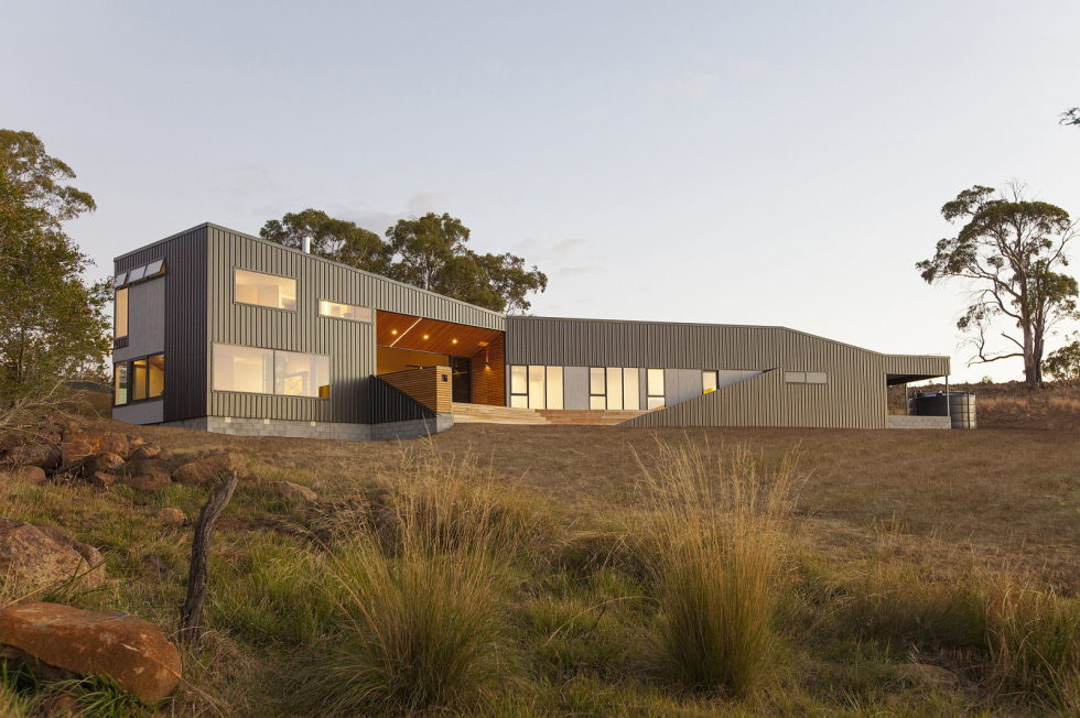 Modern Family Valley House In Australia From Philip M Dingemanse 1